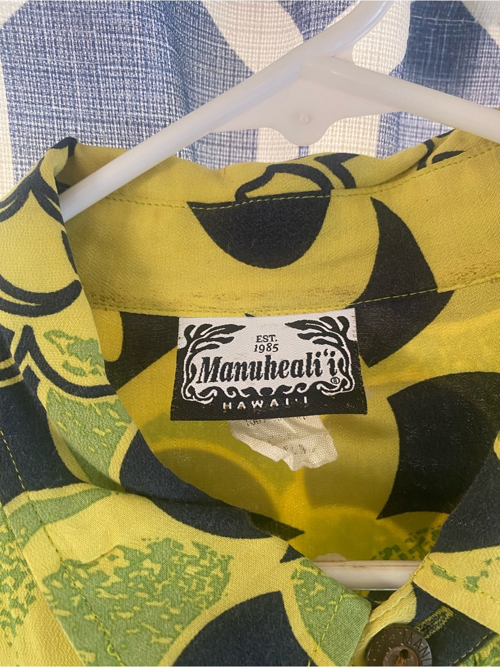 Manuhealii Men's Casual Button-Down Shirt in Yellow and Black